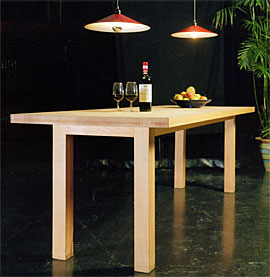 Sch&uuml;&uuml;rtisch
